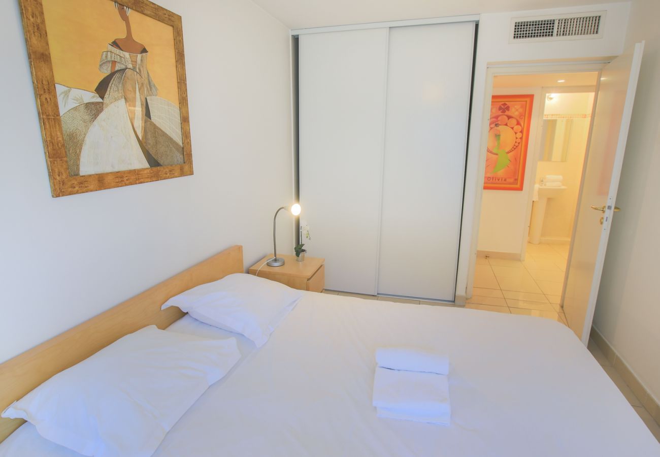 BEDROOM 1 BEDROOM 1