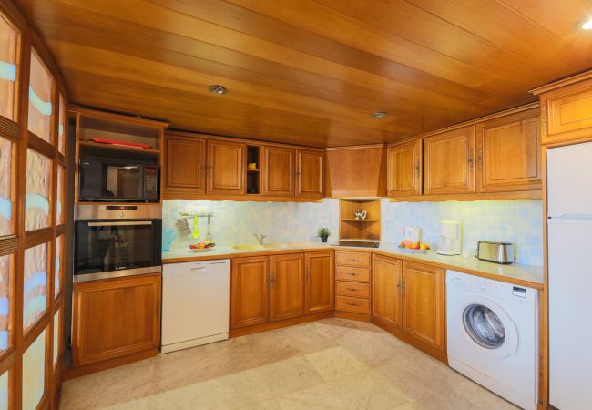 KITCHEN KITCHEN