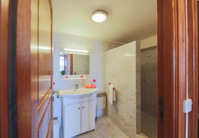 BATHROOM 1 BATHROOM 1