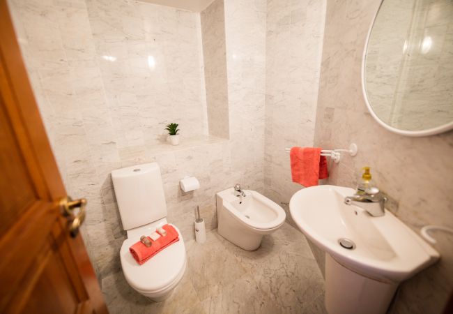 WC WC