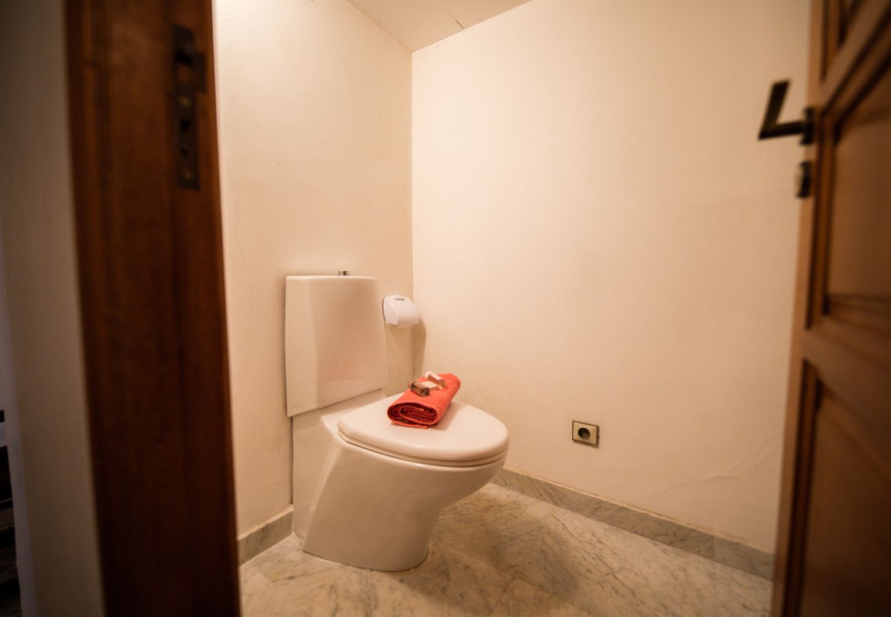 WC WC
