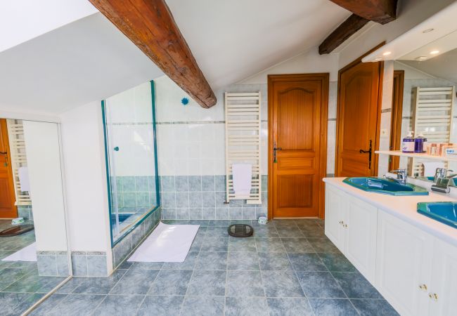 BATHROOM BATHROOM