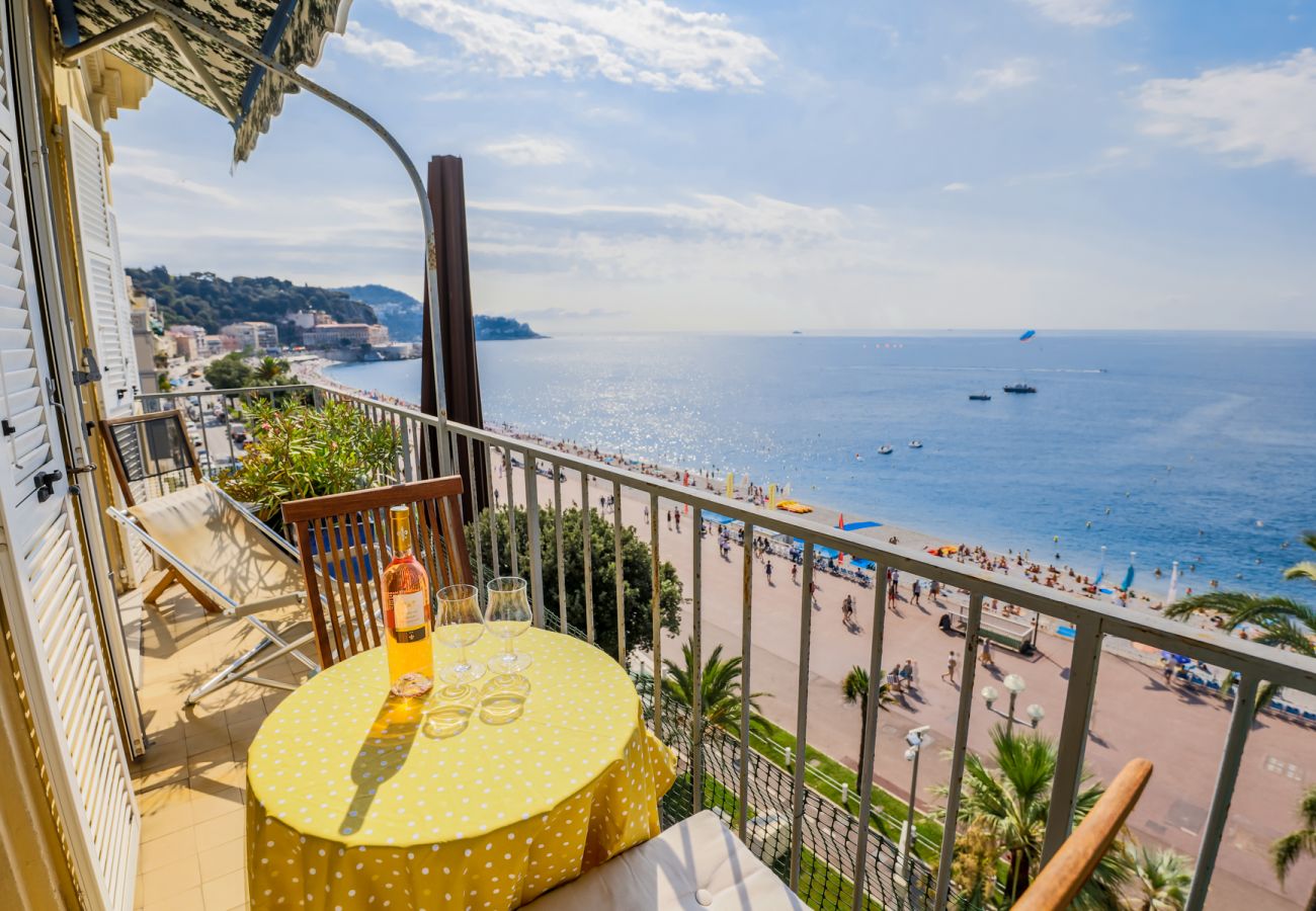 BALCONY BALCONY