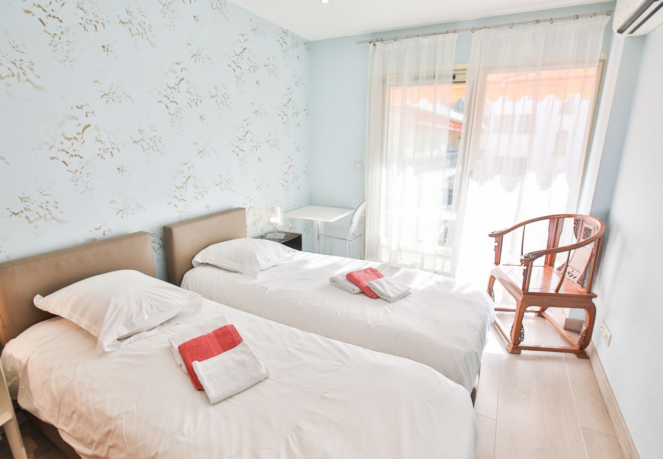 BEDROOM 2 BEDROOM 2
