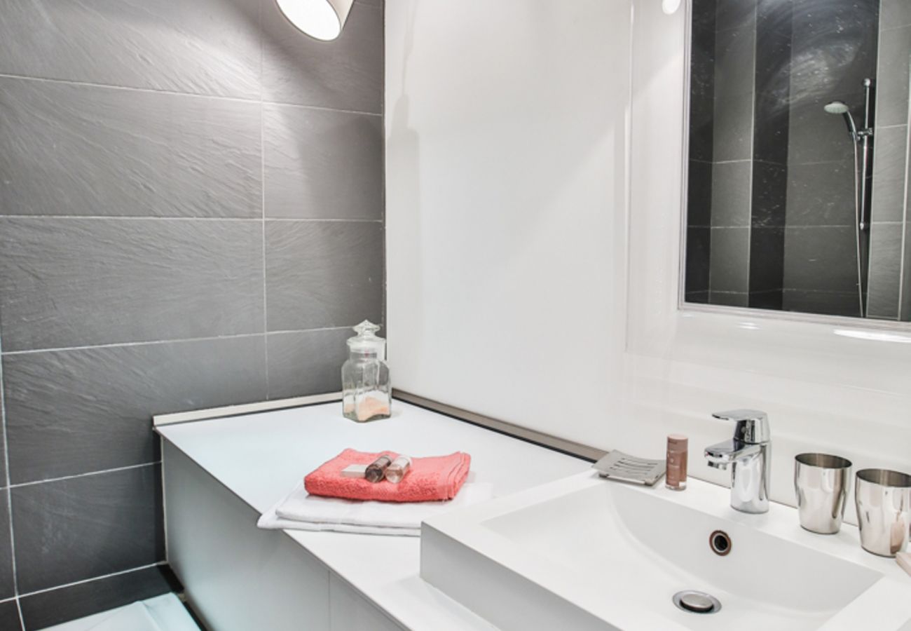 BATHROOM BATHROOM