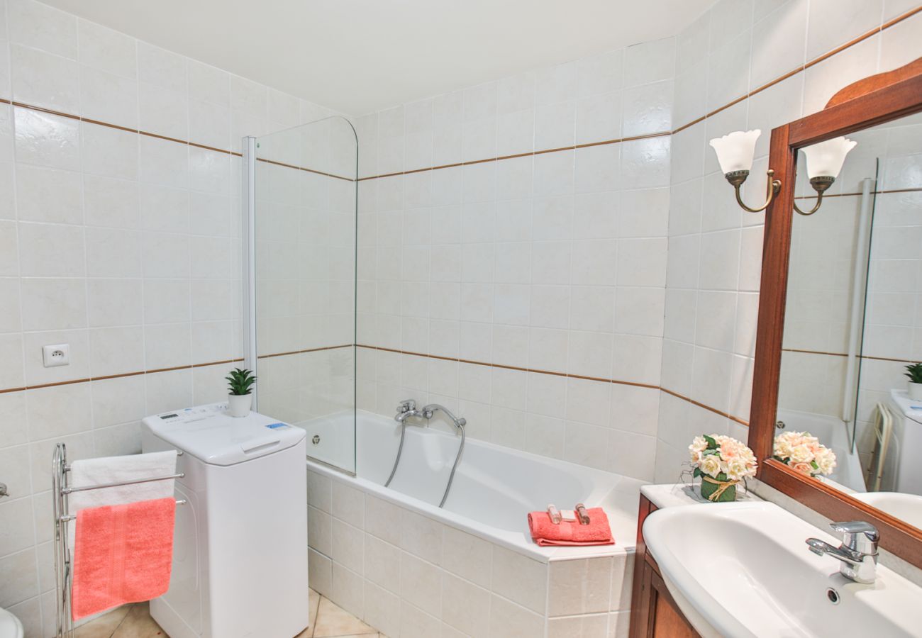 BATHROOM BATHROOM