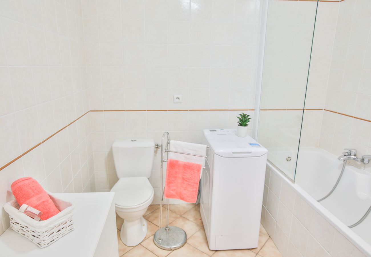 BATHROOM BATHROOM