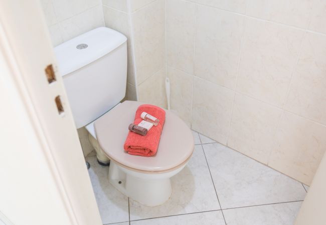 WC WC