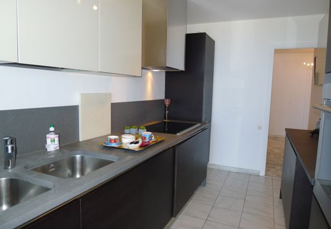 KITCHEN KITCHEN