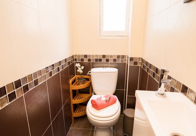 WC WC
