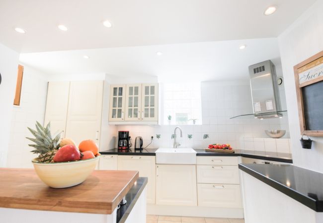 KITCHEN KITCHEN