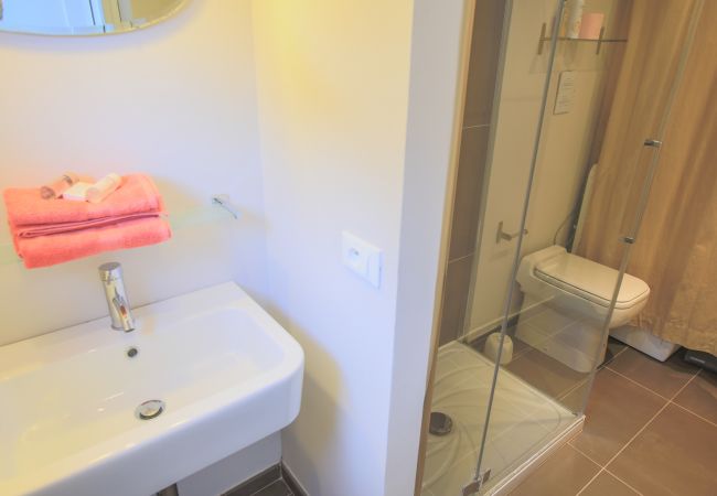 BATHROOM BATHROOM