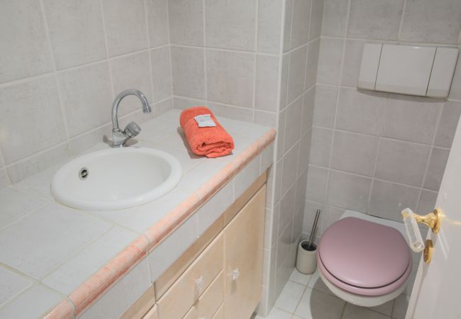 WC WC