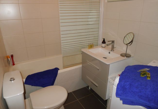 BATHROOM BATHROOM