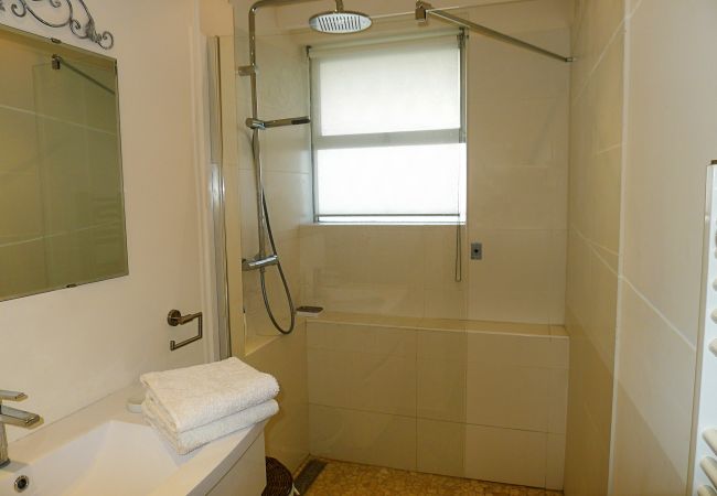 BATHROOM BATHROOM