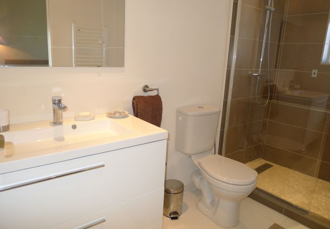 BATHROOM 2 BATHROOM 2