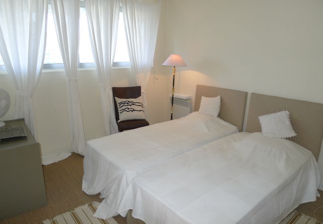 BEDROOM 2 BEDROOM2