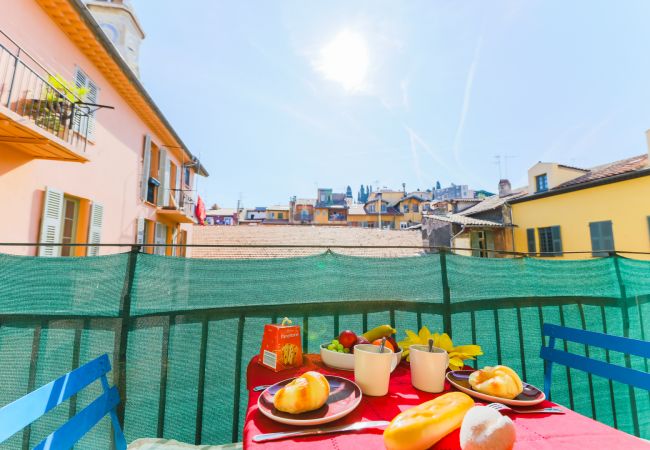 BALCONY BALCONY