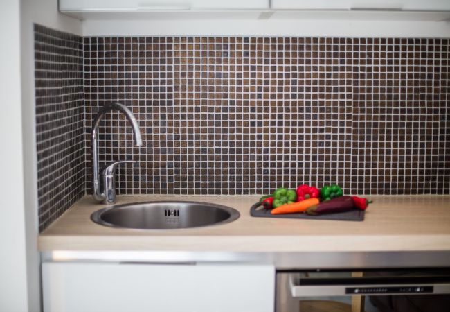 KITCHENETTE KITCHENETTE