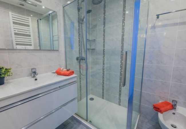 BATHROOM BATHROOM