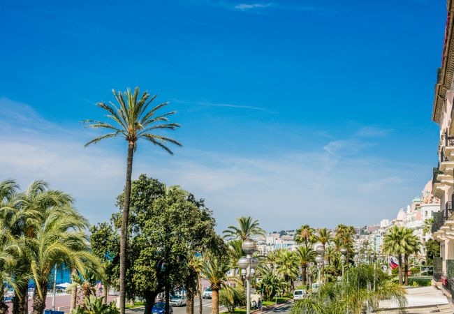 PROMENADE DES ANGLAIS PROMENADE DES ANGLAIS