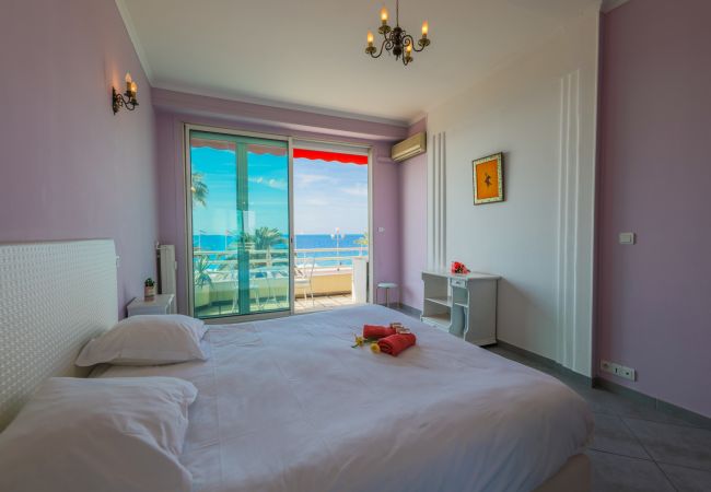 BEDROOM AIR CONDITIONED BEDROOM AIR CONDITIONED