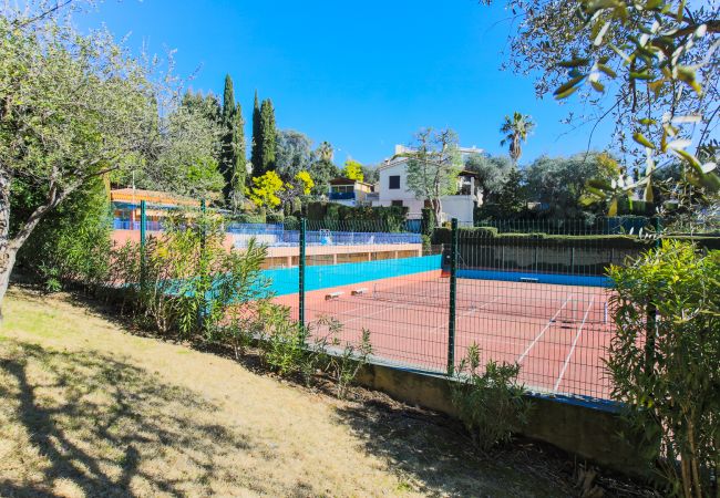Tennis court and swimming pool TENNIS