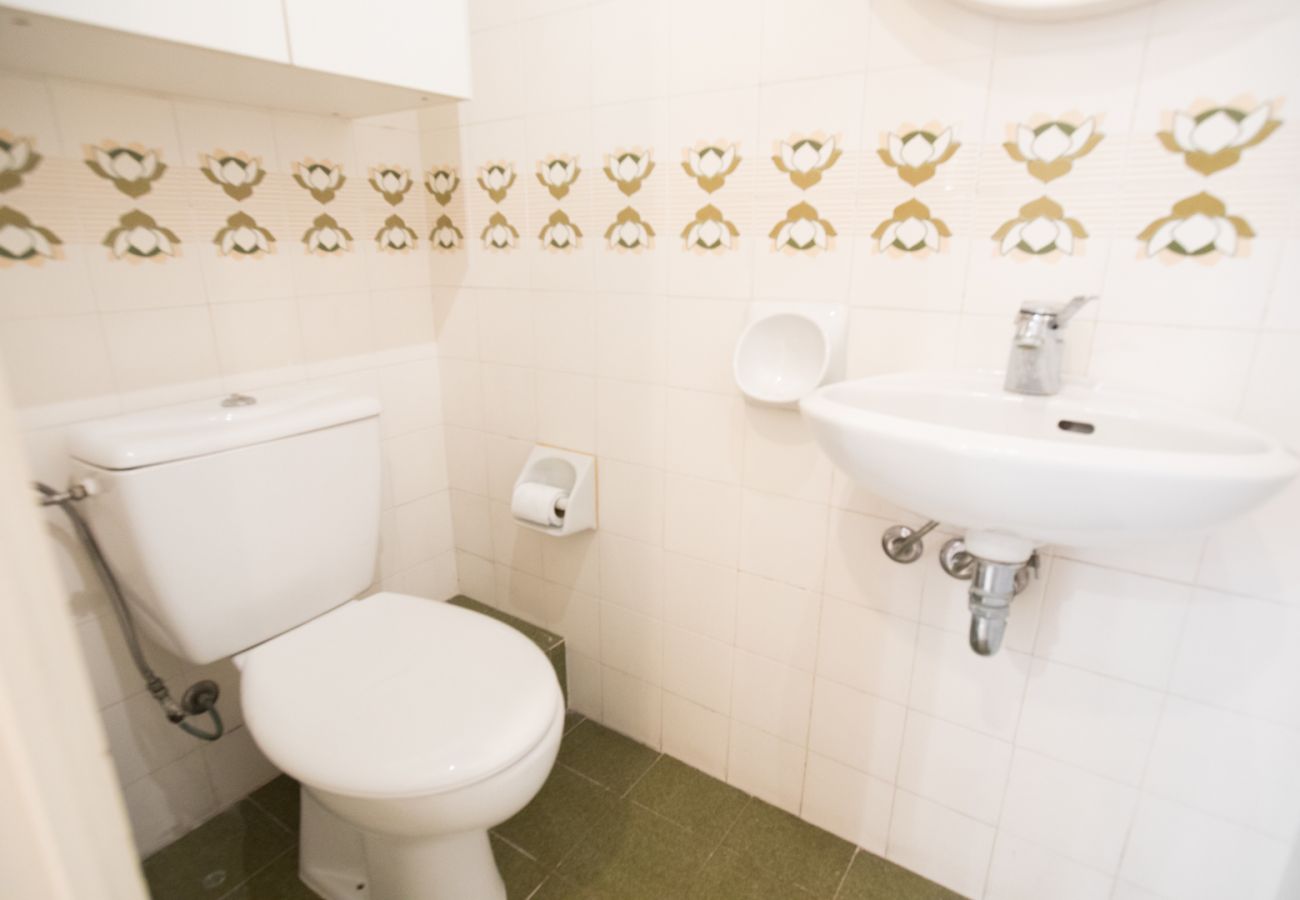 WC WC
