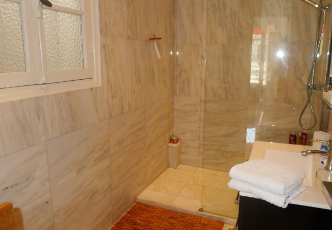 BATHROOM BATHROOM