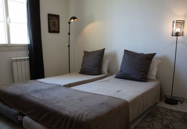 BEDROOM 2 BEDROOM 2