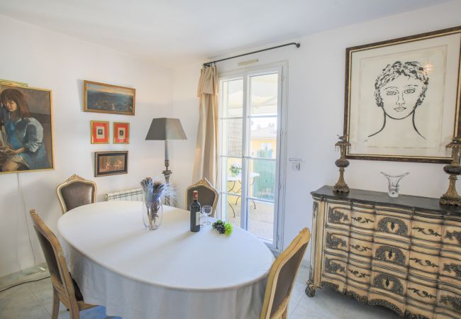 DINING ROOM COMEDOR
