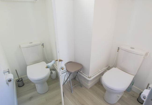 WC WC