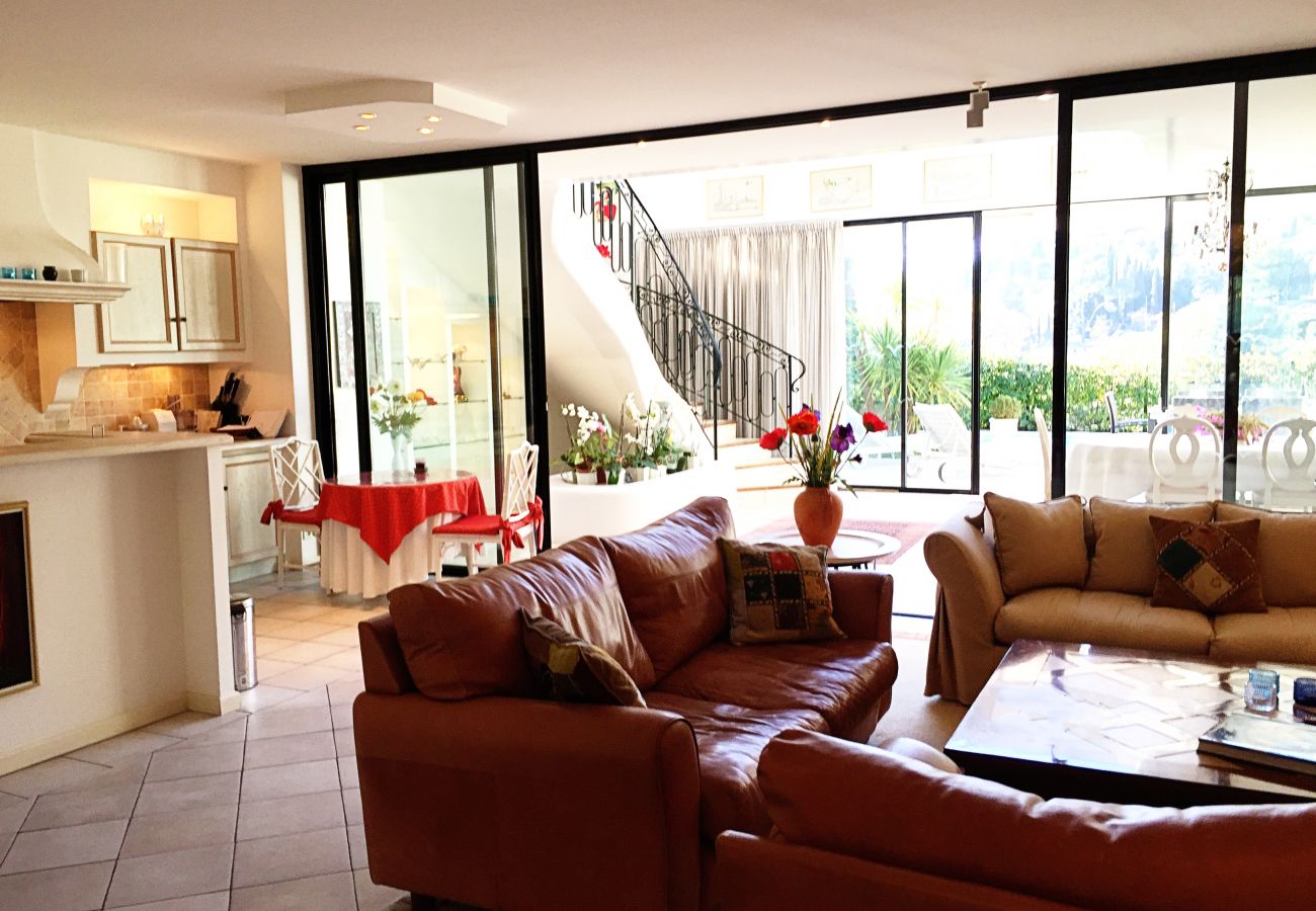LIVING LIVING ROOM
