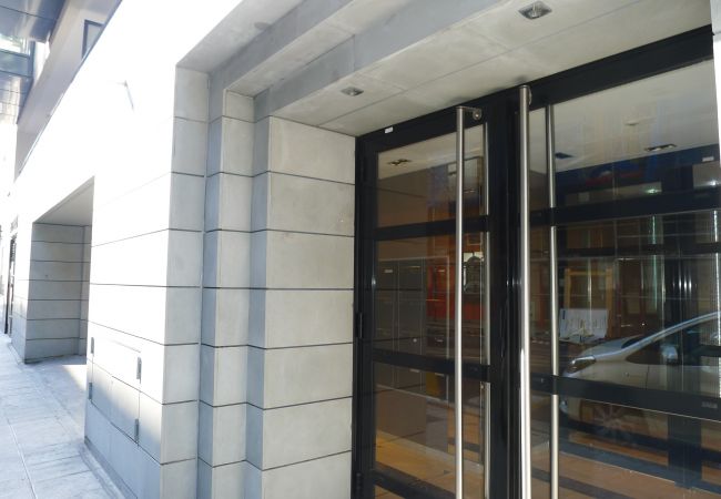 GARDEN MASSENA: Modern facade entrance building Gubernatis street Nice Apartment in Nice - JARDINS DE MASSENA AP4088 by RIVIERA HOLIDAY HOMES