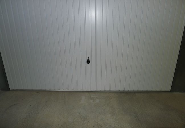 PRIVATE GARAGE GARAGE