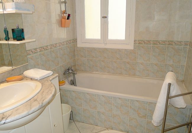 BATHROOM 1 BATHROOM 1
