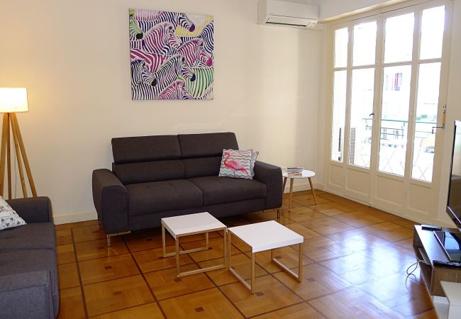 LIVING ROOM LIVING ROOM