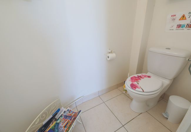 WC WC