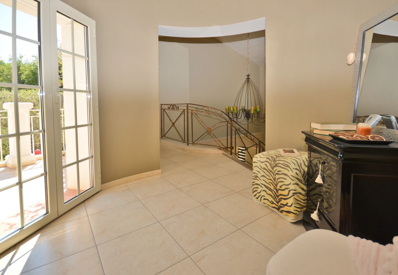 Villa in Roquefort-les-Pins - ROC FONTAINE, Villa with terrace and pool by RIVIERA HOLIDAY HOMES Villa in Roquefort-les-Pins - ROC FONTAINE, Villa with terrace and pool by RIVIERA HOLIDAY HOMES