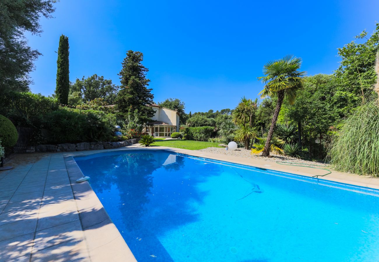Villa in Roquefort-les-Pins - ROC FONTAINE, Villa with terrace and pool by RIVIERA HOLIDAY HOMES Villa in Roquefort-les-Pins - ROC FONTAINE, Villa with terrace and pool by RIVIERA HOLIDAY HOMES