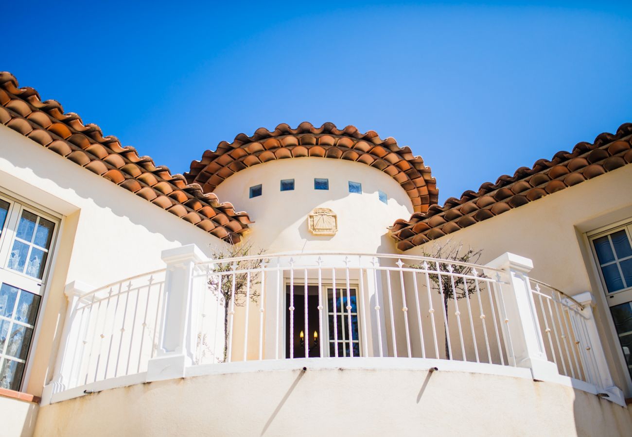 Villa in Roquefort-les-Pins - ROC FONTAINE, Villa with terrace and pool by RIVIERA HOLIDAY HOMES Villa in Roquefort-les-Pins - ROC FONTAINE, Villa with terrace and pool by RIVIERA HOLIDAY HOMES
