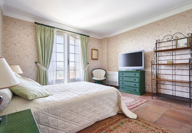 BEDROOM BEDROOM