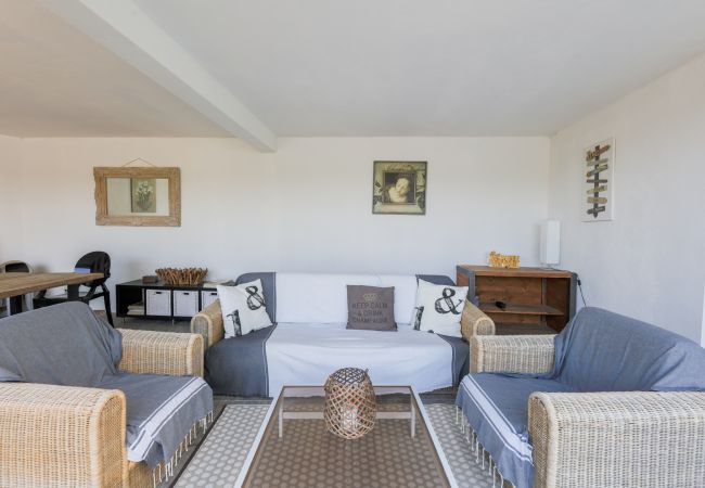 Villa in Châteauneuf-Grasse - VALBONNE RIOU MERLET, Beautiful villa, Large, with Garden and swimming pool by RIVIERA HOLIDAY HOMES Villa in Châteauneuf-Grasse - VALBONNE RIOU MERLET, Beautiful villa, Large, with Garden and swimming pool by RIVIERA HOLIDAY HOMES