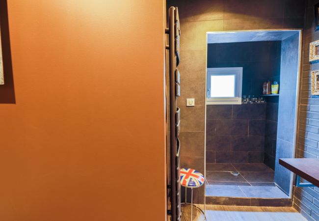 BATHROOM BATHROOM