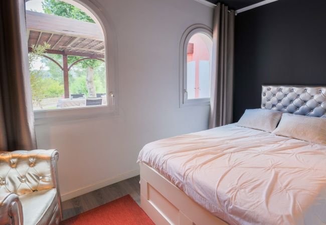BEDROOM 1 BEDROOM 1