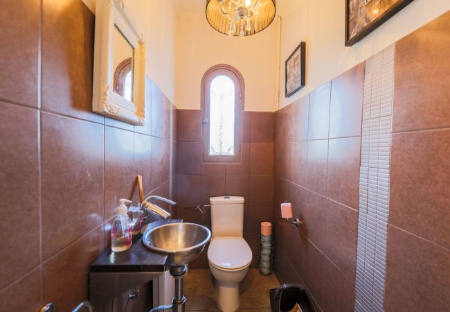 WC WC