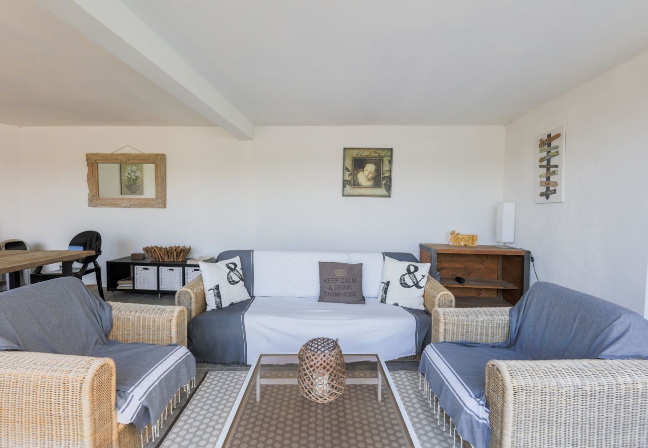 Villa in Châteauneuf-Grasse - VALBONNE RIOU MERLET, Beautiful villa, Large, with Garden and swimming pool by RIVIERA HOLIDAY HOMES Villa in Châteauneuf-Grasse - VALBONNE RIOU MERLET, Beautiful villa, Large, with Garden and swimming pool by RIVIERA HOLIDAY HOMES