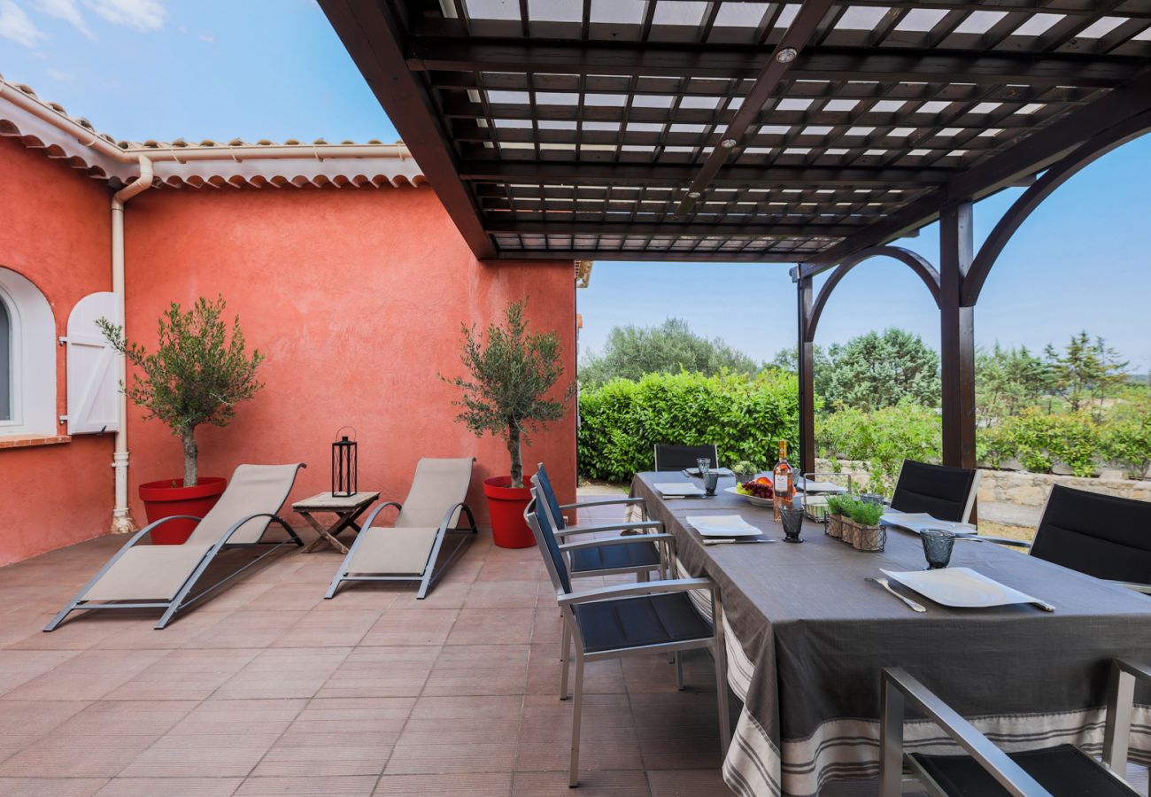 LARGE TERRACE LARGE TERRACE