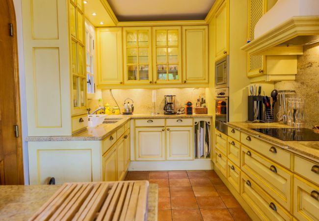 DINING ROOM / KITCHEN DINING ROOM / KITCHEN