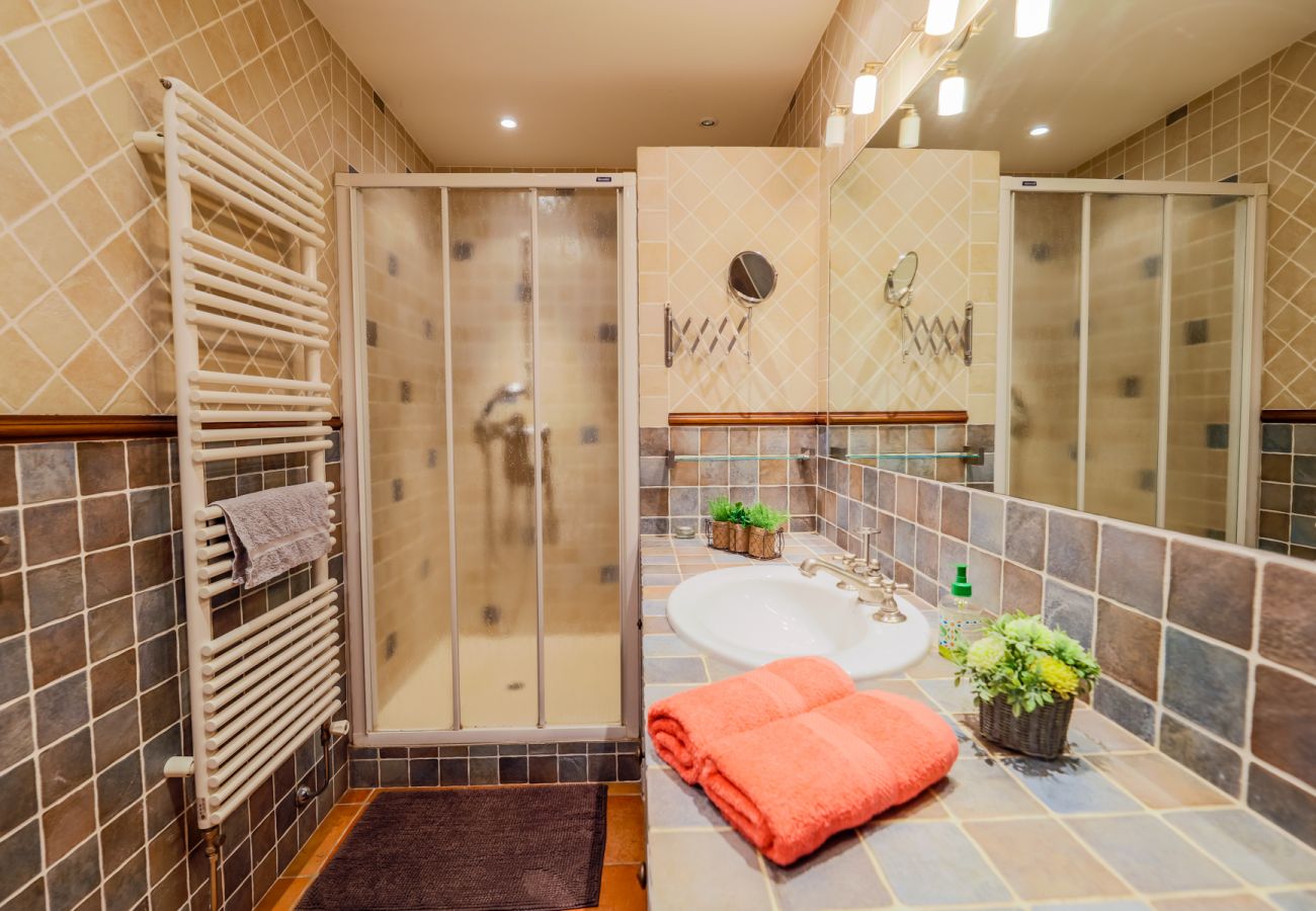 BATHROOM BATHROOM